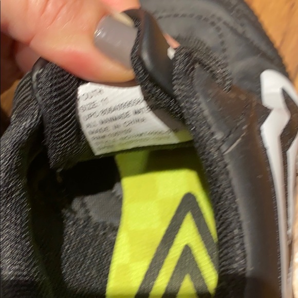 Like -new!!! Excellent condition cleats.  Worn 1x - Picture 5 of 7